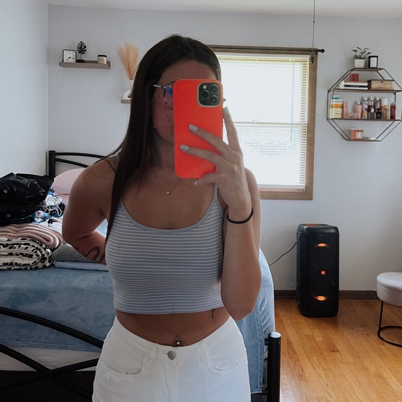 Brandy Melville Tops - brandy melville skylar tank
